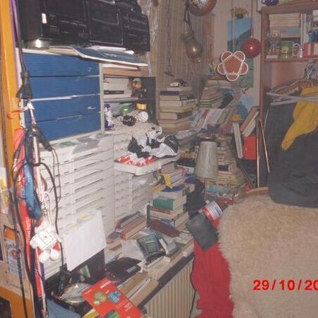 Chaos und Unordnung in einem Zimmer